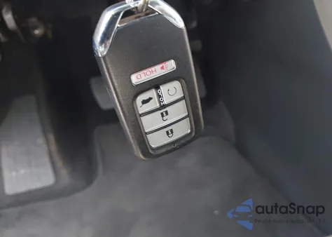 2016 Honda Pilot Elite z USA, uszkodzony, nr VIN 5FNYF6H01GB044741